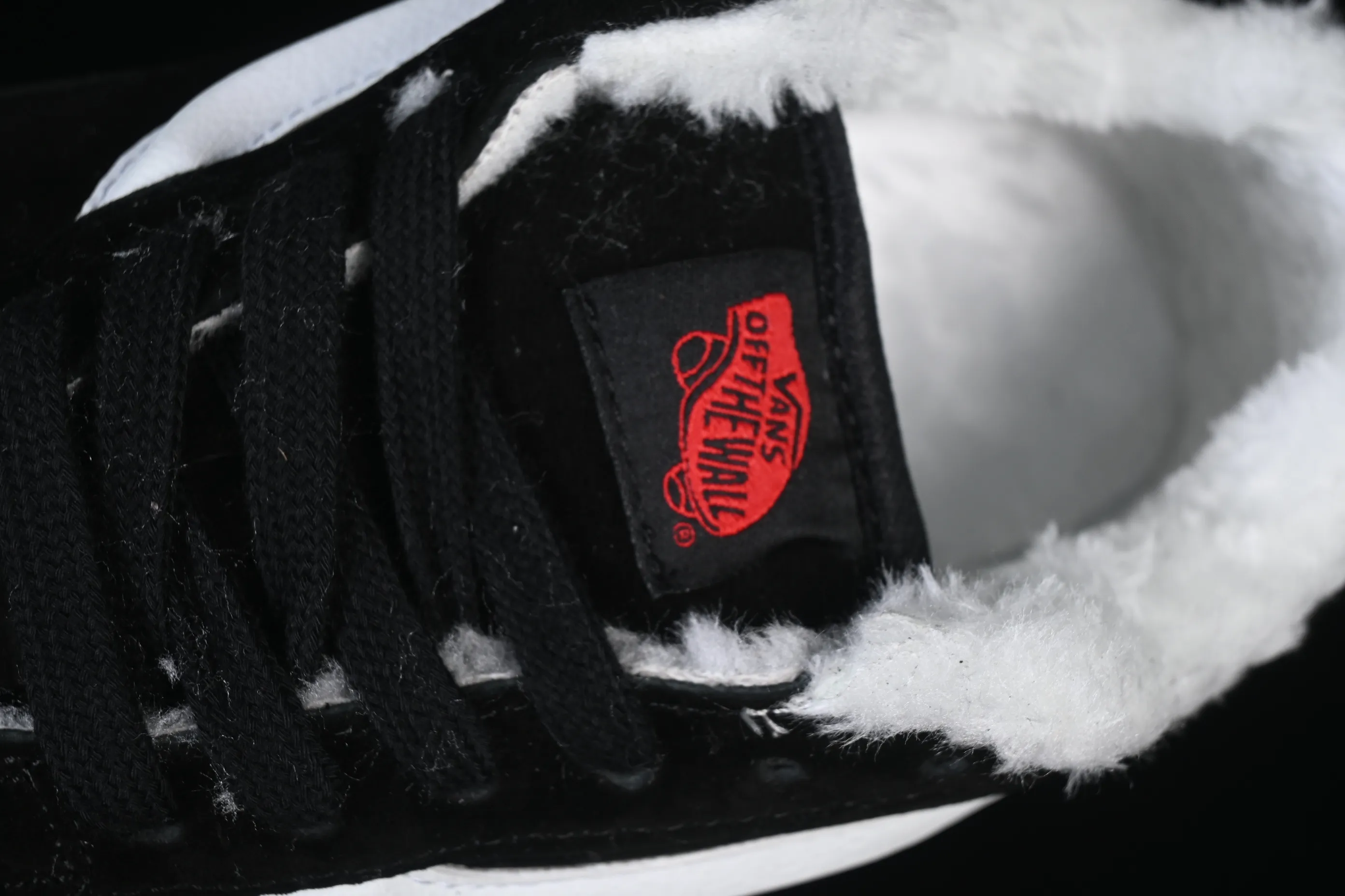 All categories Vans Vans series Vans Low Vans low-top Vans Knu Skool Vans plus velvet low-top casual skateboard shoes VN0009QCBMA